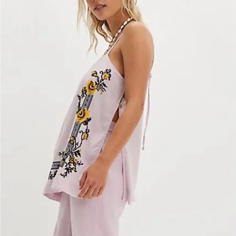 Z46. New Free PEOPLE
Sightseer Embroidered Linen Floral Embroidered Tank Top - Picture 5 of 5
